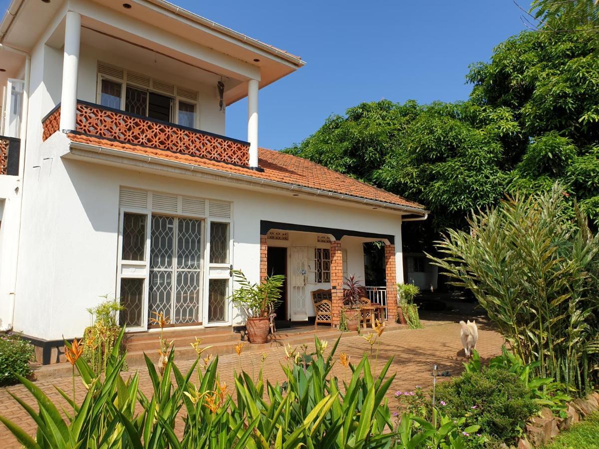 Alison & Dave'S Guesthouse Entebbe Exterior foto